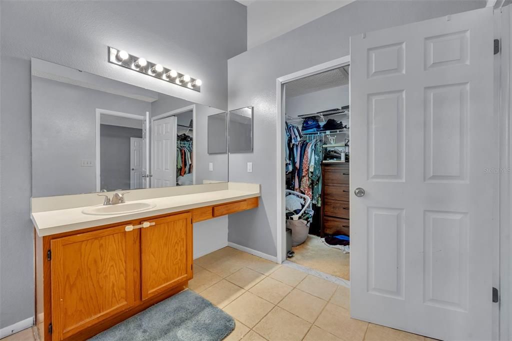 Active With Contract: $247,500 (2 beds, 2 baths, 1390 Square Feet)