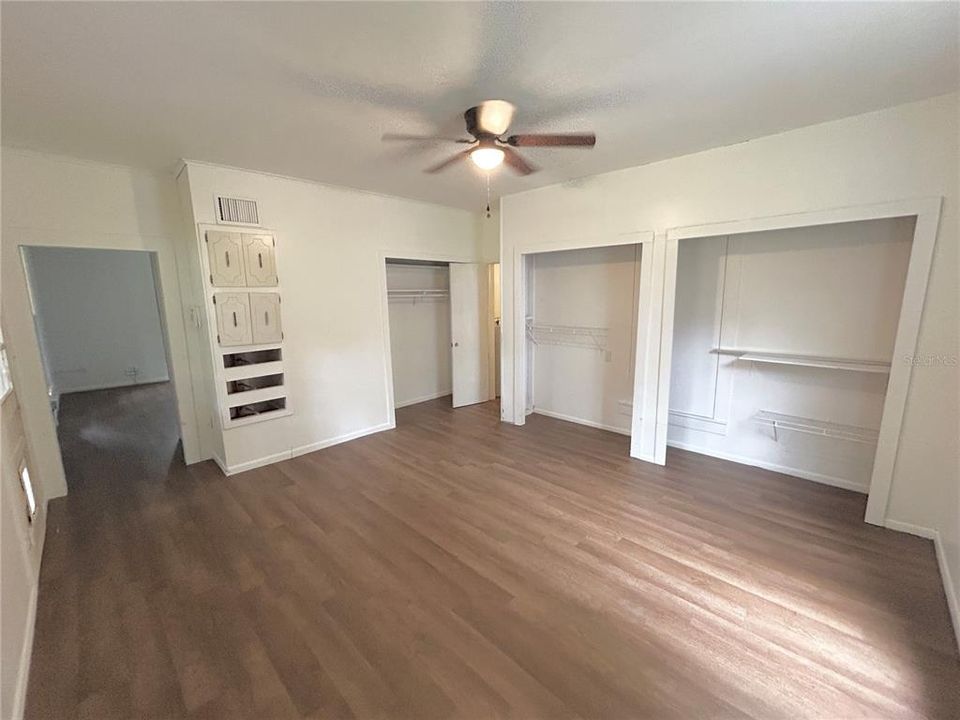 На продажу: $189,900 (4 спален, 2 ванн, 1942 Квадратных фут)