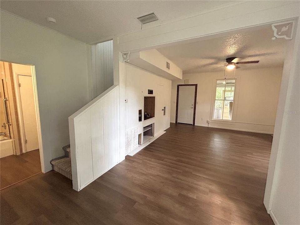 На продажу: $189,900 (4 спален, 2 ванн, 1942 Квадратных фут)