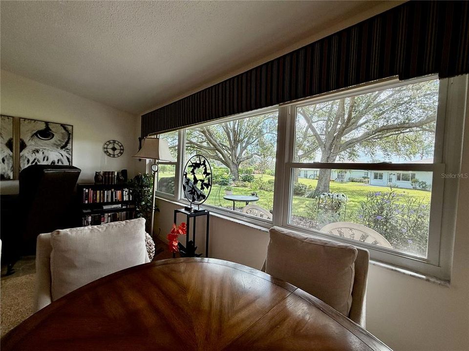 合同活跃: $215,000 (2 贝兹, 2 浴室, 1661 平方英尺)