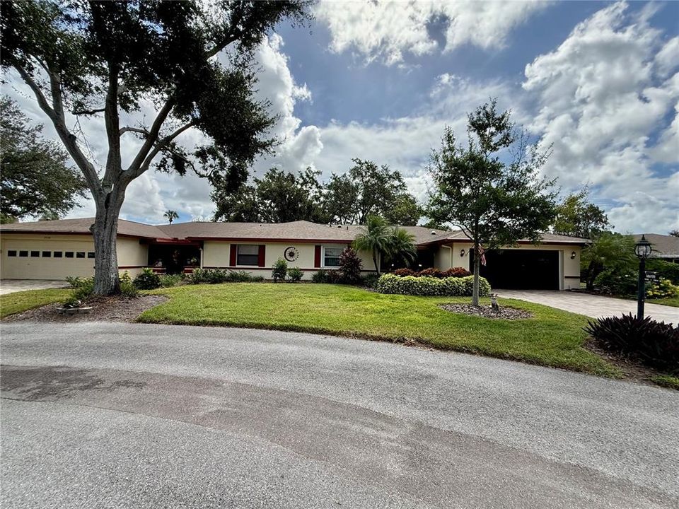 合同活跃: $215,000 (2 贝兹, 2 浴室, 1661 平方英尺)