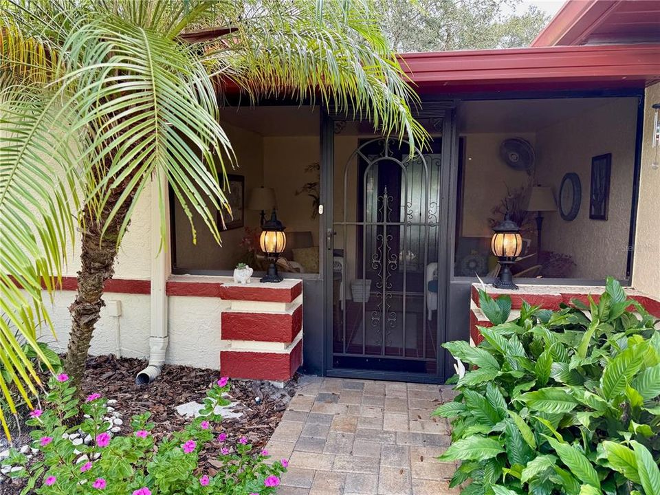 合同活跃: $215,000 (2 贝兹, 2 浴室, 1661 平方英尺)