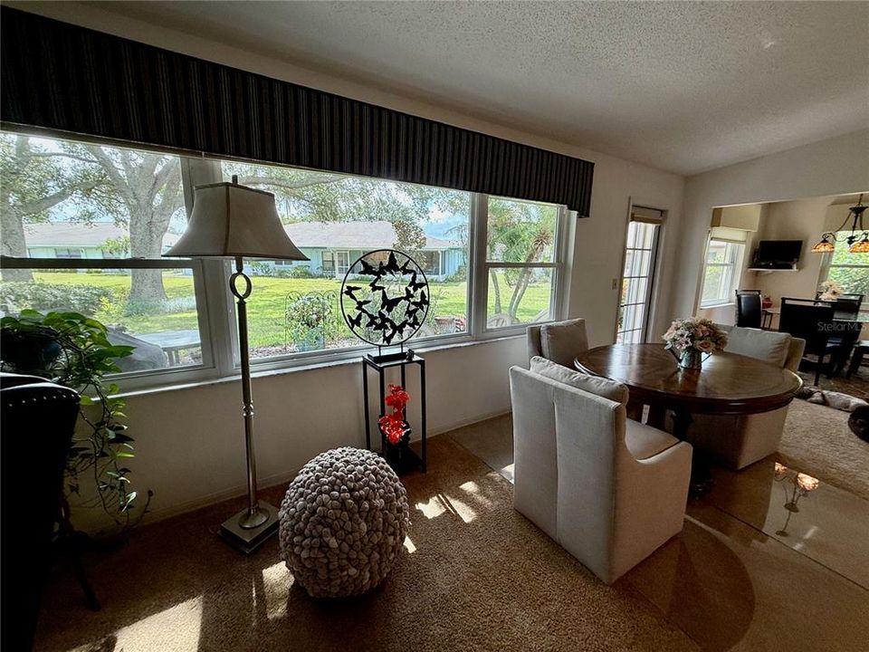 合同活跃: $215,000 (2 贝兹, 2 浴室, 1661 平方英尺)