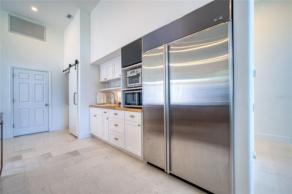 Active With Contract: $699,000 (3 beds, 2 baths, 1928 Square Feet)