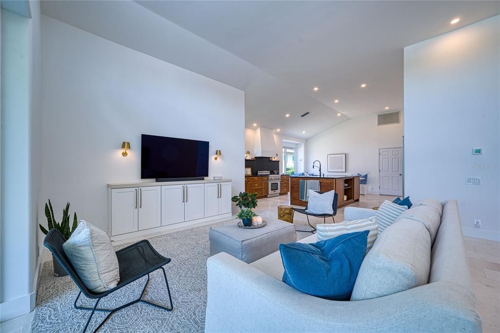 Active With Contract: $699,000 (3 beds, 2 baths, 1928 Square Feet)