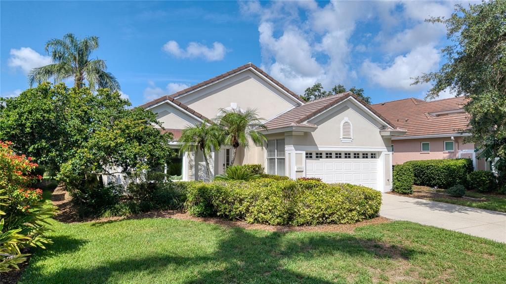 Active With Contract: $699,000 (3 beds, 2 baths, 1928 Square Feet)