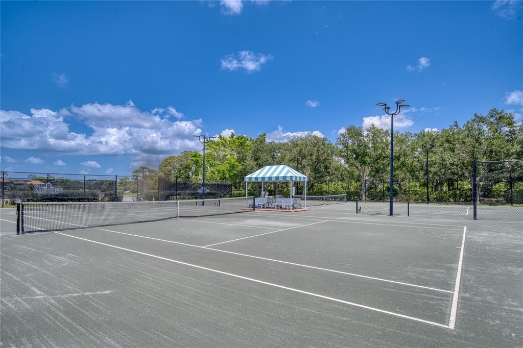 Active With Contract: $699,000 (3 beds, 2 baths, 1928 Square Feet)