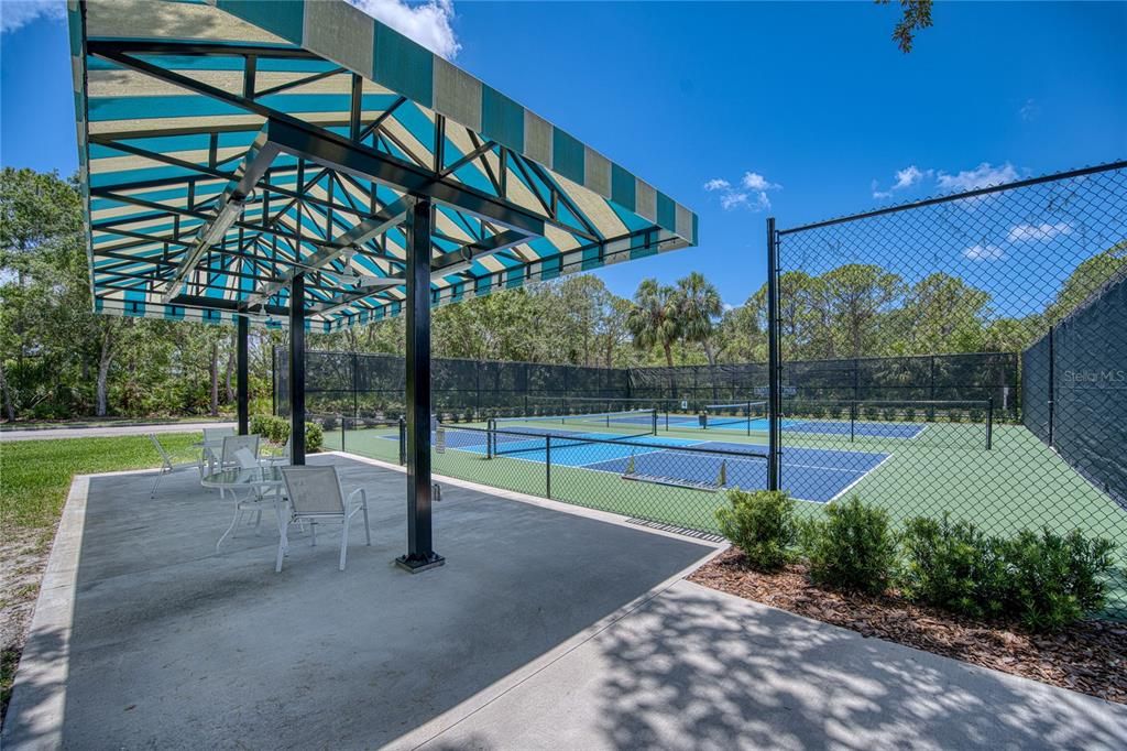 Active With Contract: $699,000 (3 beds, 2 baths, 1928 Square Feet)