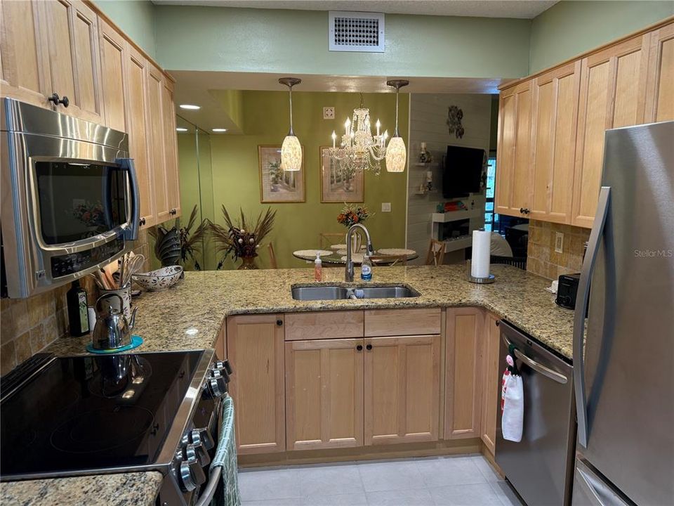 For Rent: $3,400 (2 beds, 2 baths, 1156 Square Feet)