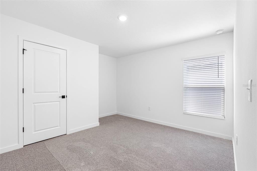 For Sale: $383,900 (4 beds, 3 baths, 1981 Square Feet)