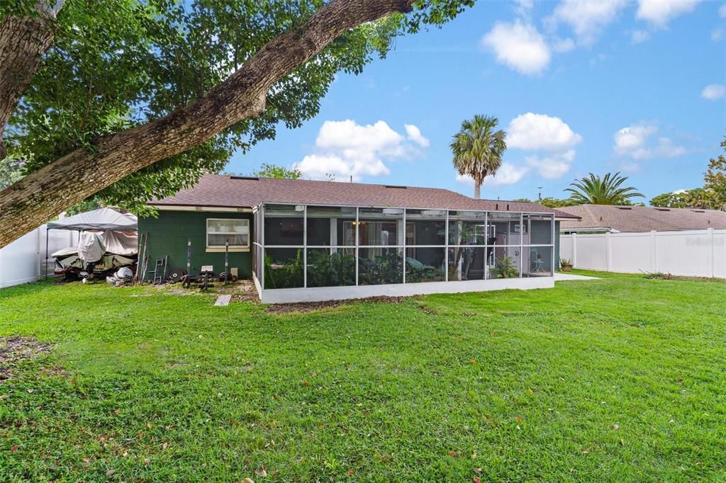 Activo con contrato: $275,000 (2 camas, 2 baños, 1551 Pies cuadrados)