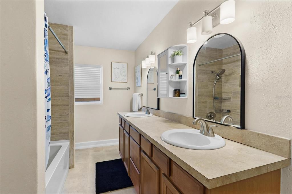 Activo con contrato: $275,000 (2 camas, 2 baños, 1551 Pies cuadrados)