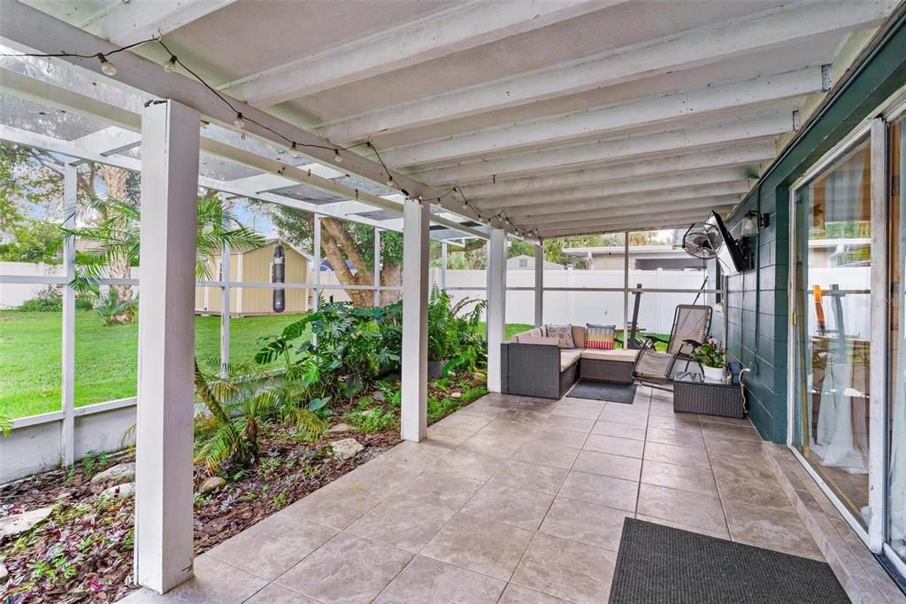 Activo con contrato: $275,000 (2 camas, 2 baños, 1551 Pies cuadrados)