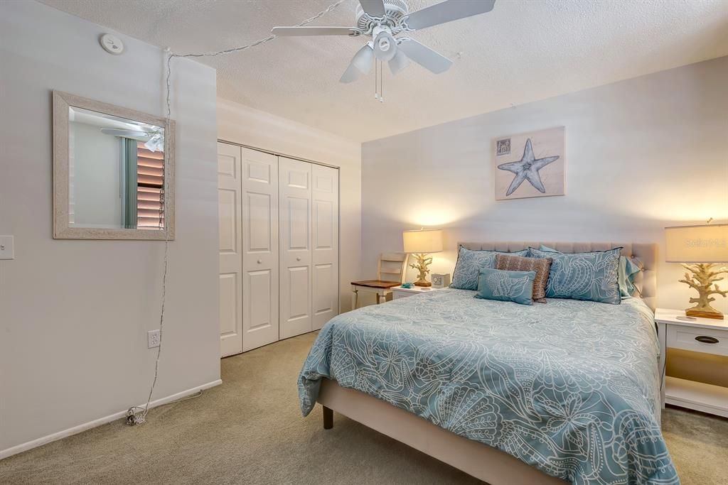 出租: $2,250 (2 贝兹, 2 浴室, 1304 平方英尺)