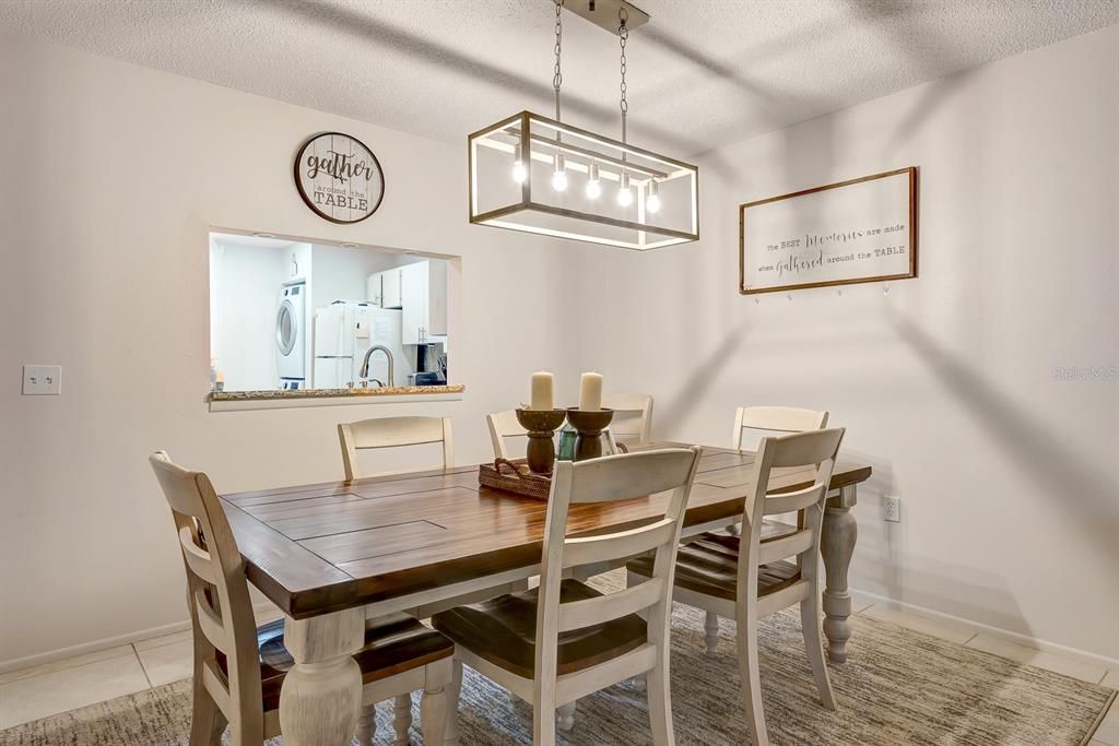 出租: $2,250 (2 贝兹, 2 浴室, 1304 平方英尺)