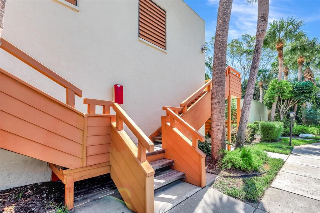 出租: $2,250 (2 贝兹, 2 浴室, 1304 平方英尺)