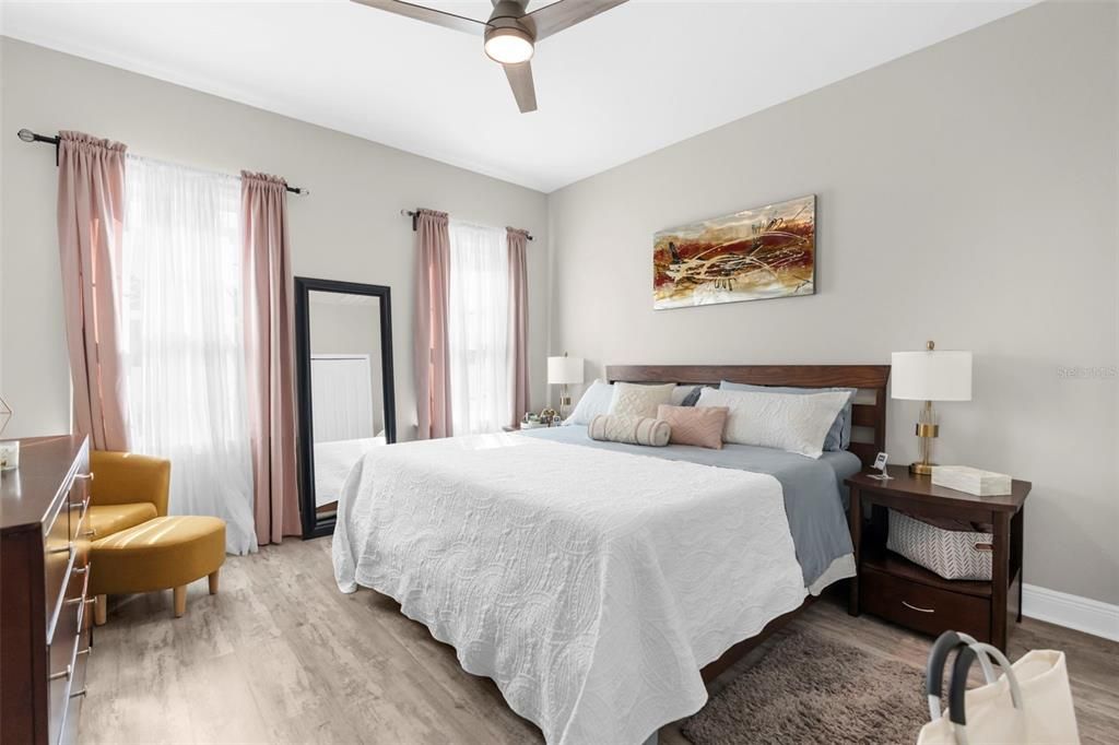 На продажу: $585,000 (5 спален, 3 ванн, 2266 Квадратных фут)