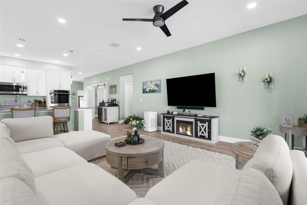 На продажу: $585,000 (5 спален, 3 ванн, 2266 Квадратных фут)