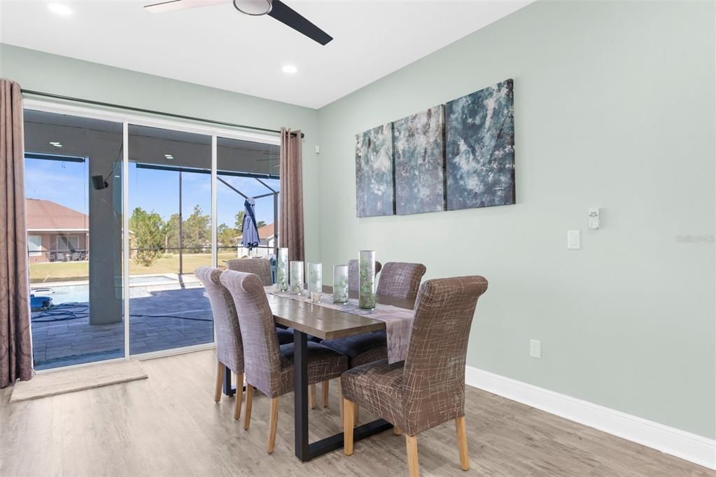 На продажу: $585,000 (5 спален, 3 ванн, 2266 Квадратных фут)