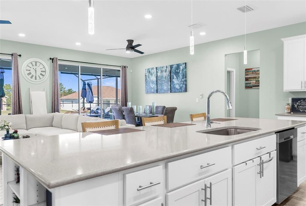 На продажу: $585,000 (5 спален, 3 ванн, 2266 Квадратных фут)