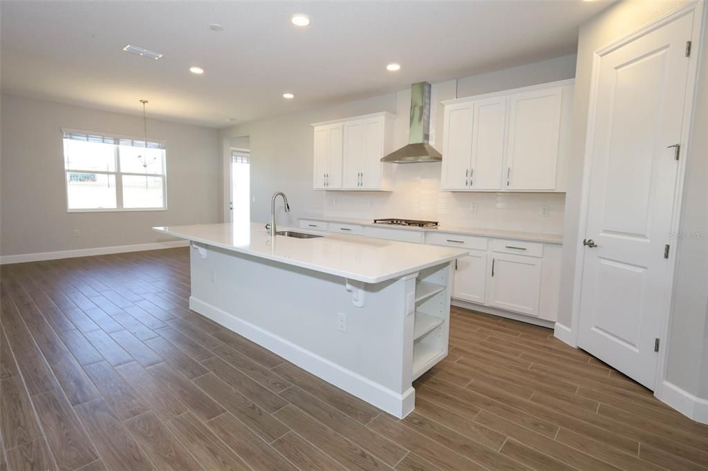 For Sale: $599,990 (4 beds, 3 baths, 2818 Square Feet)