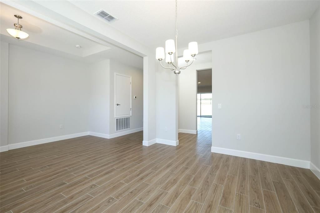 For Sale: $599,990 (4 beds, 3 baths, 2818 Square Feet)