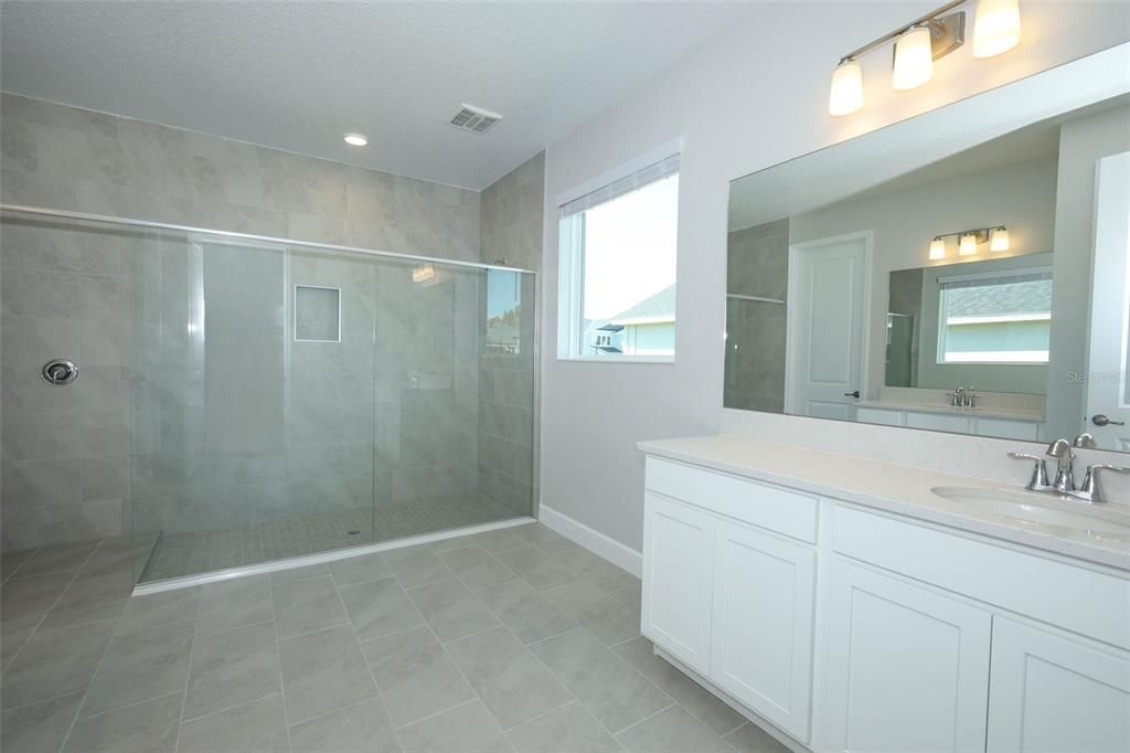 For Sale: $599,990 (4 beds, 3 baths, 2818 Square Feet)