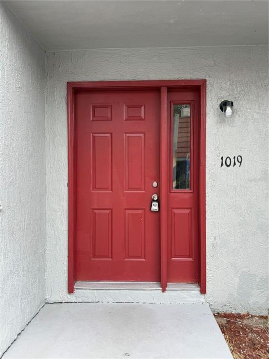 出租: $1,600 (2 贝兹, 1 浴室, 11520 平方英尺)