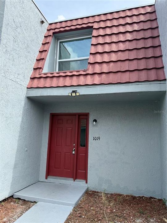 出租: $1,600 (2 贝兹, 1 浴室, 11520 平方英尺)