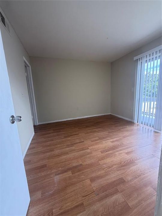 出租: $1,600 (2 贝兹, 1 浴室, 11520 平方英尺)