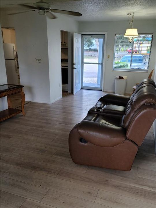 待售: $85,000 (1 贝兹, 1 浴室, 576 平方英尺)