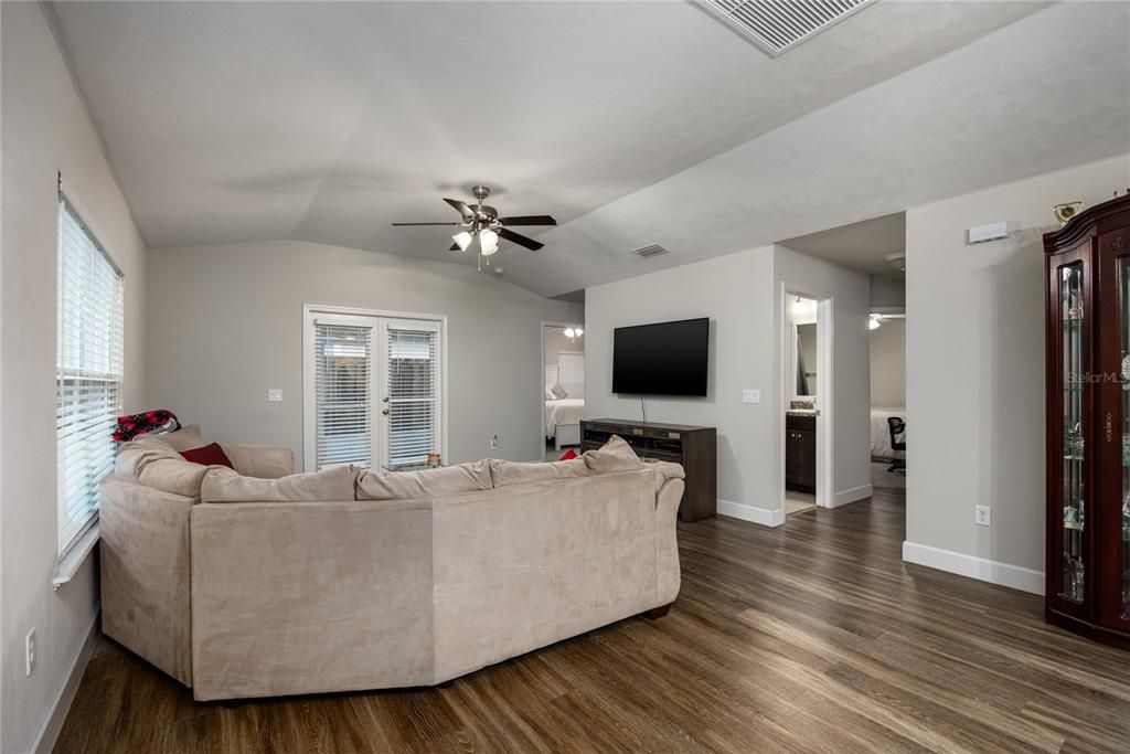 待售: $292,900 (3 贝兹, 2 浴室, 1334 平方英尺)