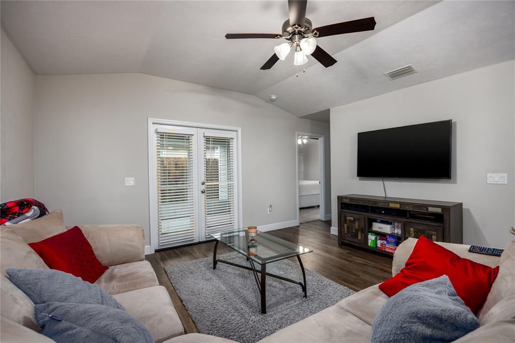 待售: $292,900 (3 贝兹, 2 浴室, 1334 平方英尺)