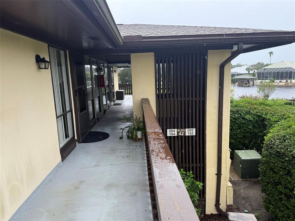 待售: $199,900 (2 贝兹, 2 浴室, 986 平方英尺)