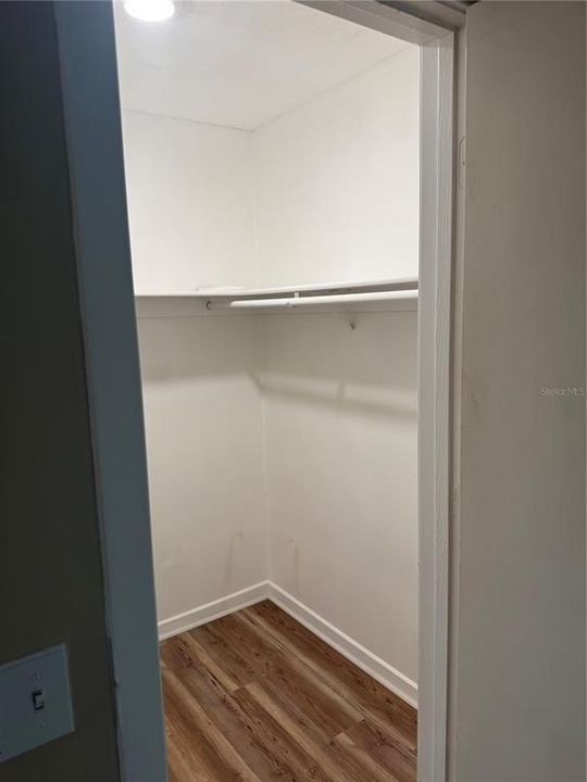 待售: $199,900 (2 贝兹, 2 浴室, 986 平方英尺)