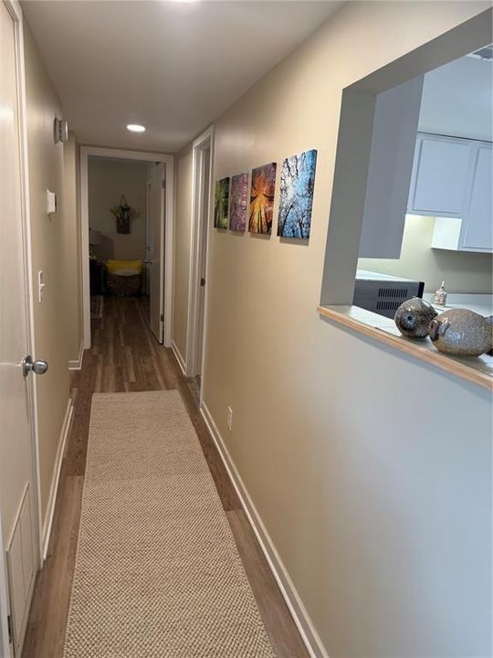 待售: $199,900 (2 贝兹, 2 浴室, 986 平方英尺)