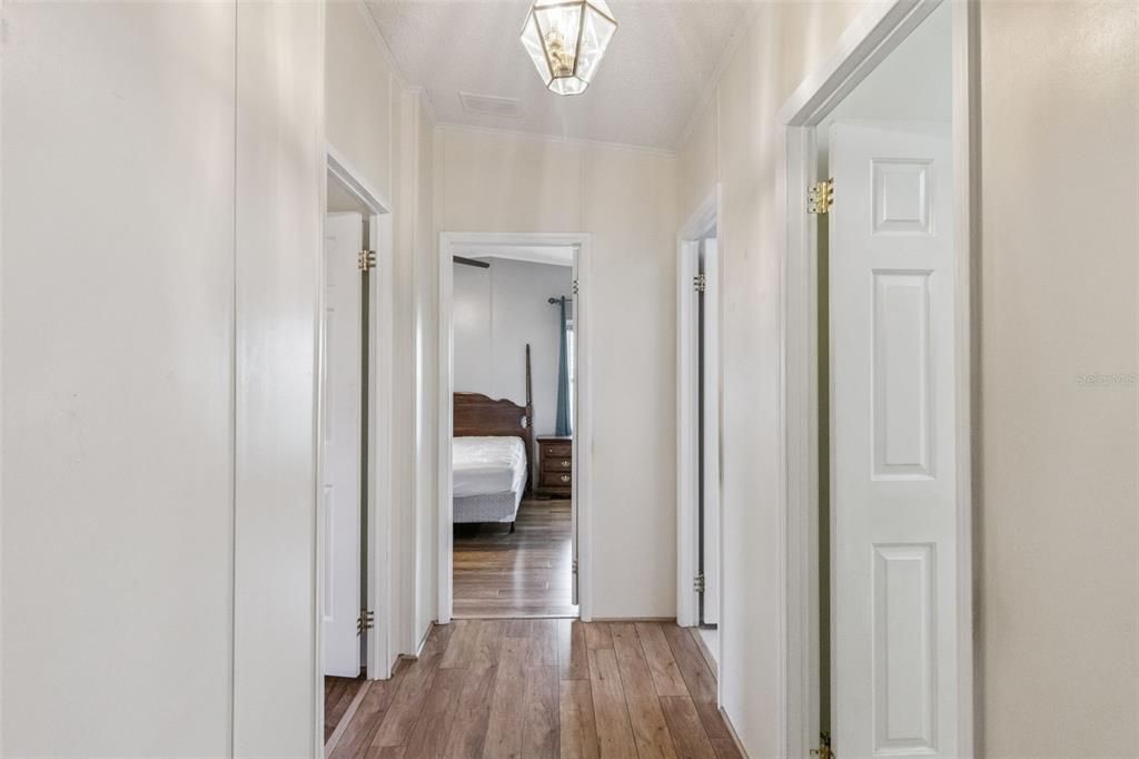 Под контрактом: $179,000 (2 спален, 2 ванн, 1342 Квадратных фут)