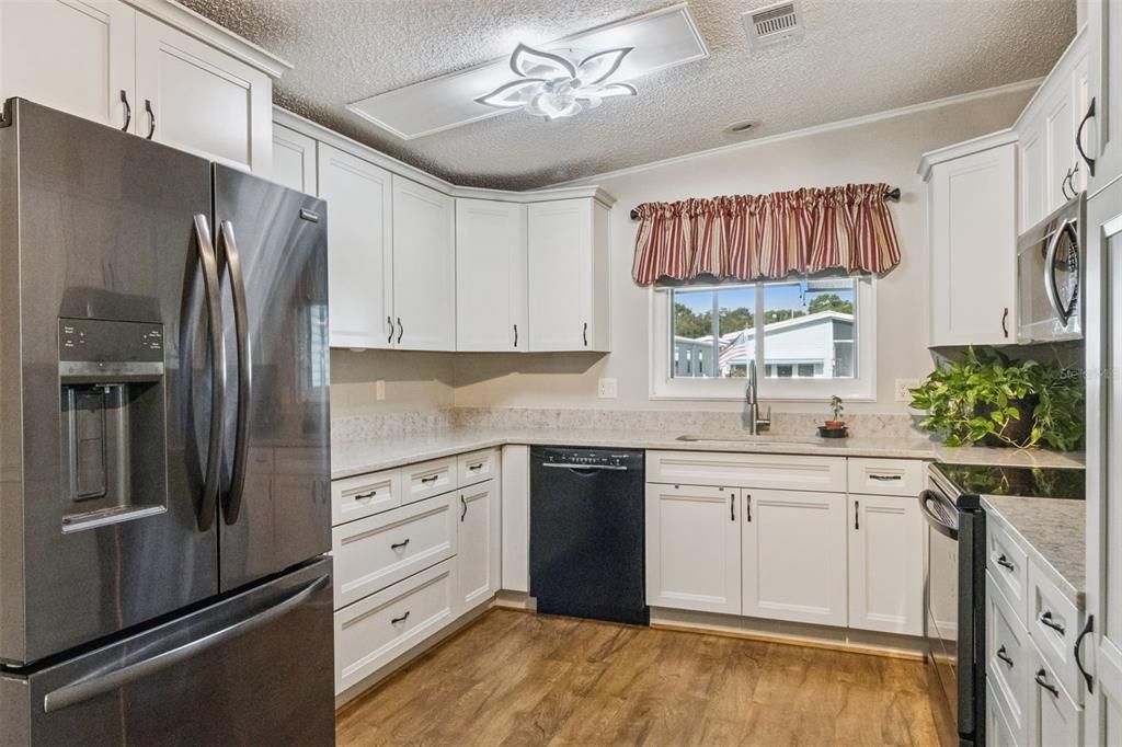 Под контрактом: $179,000 (2 спален, 2 ванн, 1342 Квадратных фут)