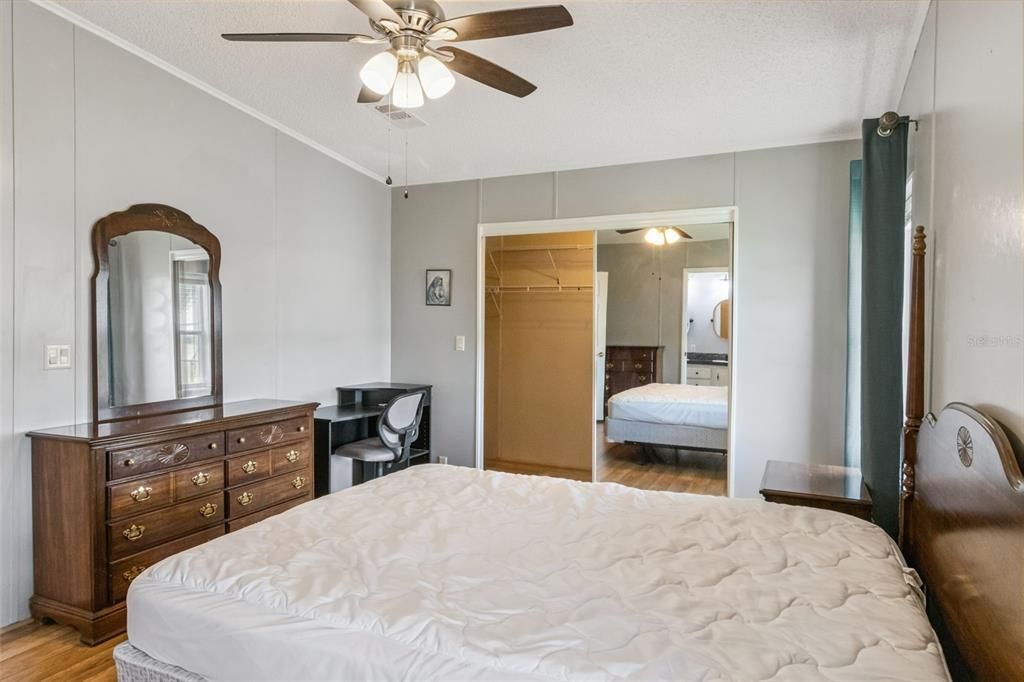 Под контрактом: $179,000 (2 спален, 2 ванн, 1342 Квадратных фут)