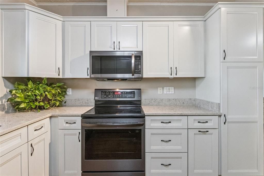 Под контрактом: $179,000 (2 спален, 2 ванн, 1342 Квадратных фут)