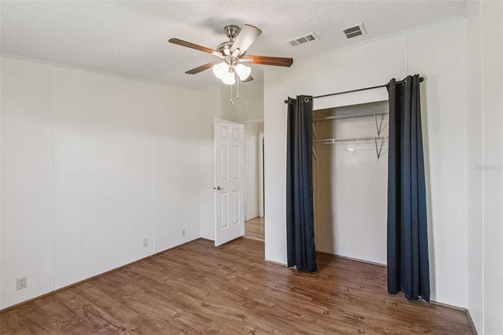 Под контрактом: $179,000 (2 спален, 2 ванн, 1342 Квадратных фут)