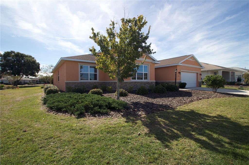 Active With Contract: $359,800 (3 beds, 3 baths, 2703 Square Feet)