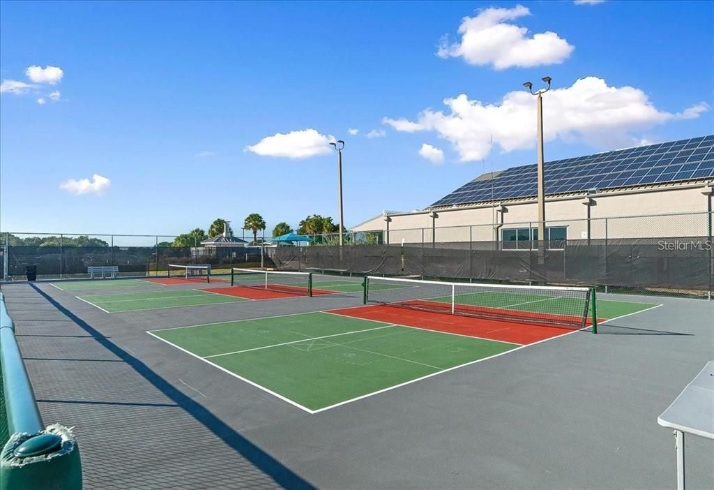 Active With Contract: $359,800 (3 beds, 3 baths, 2703 Square Feet)