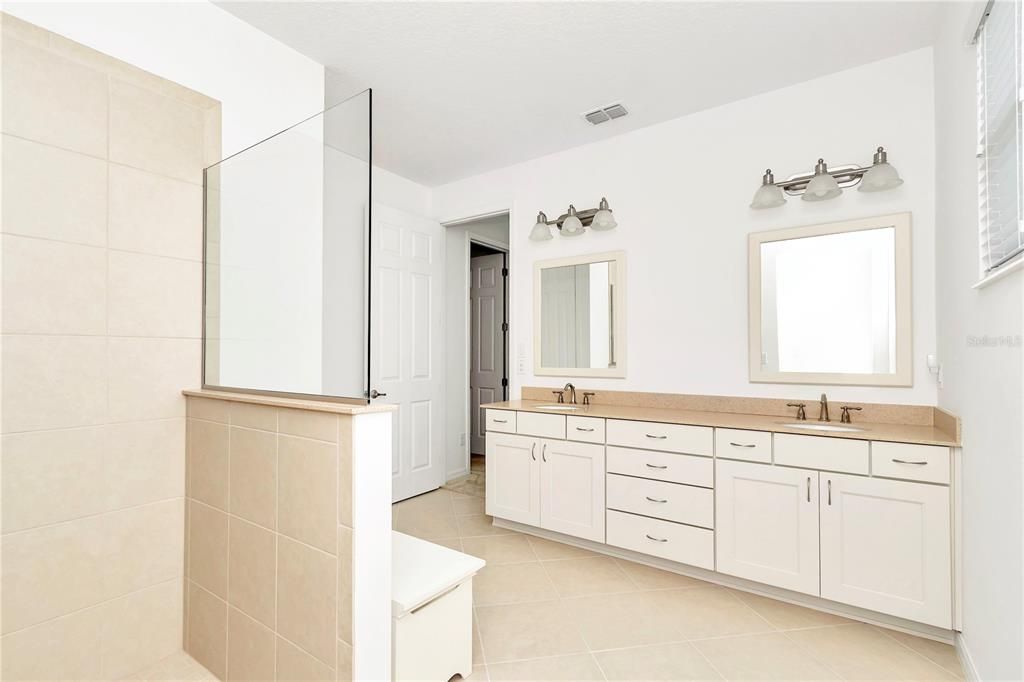 Active With Contract: $359,800 (3 beds, 3 baths, 2703 Square Feet)