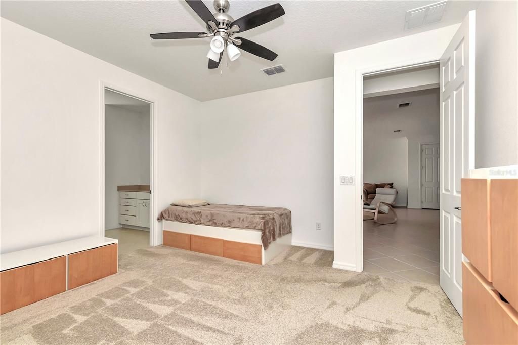 Active With Contract: $359,800 (3 beds, 3 baths, 2703 Square Feet)