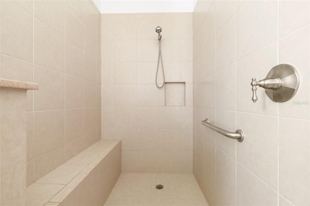 Active With Contract: $359,800 (3 beds, 3 baths, 2703 Square Feet)