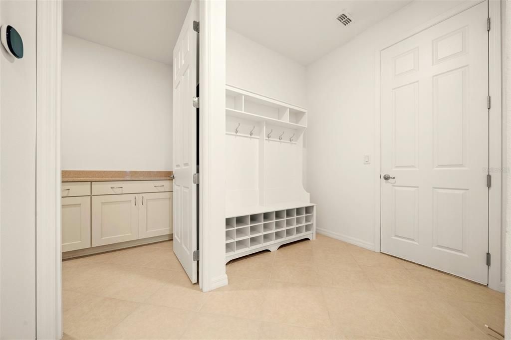 Active With Contract: $359,800 (3 beds, 3 baths, 2703 Square Feet)