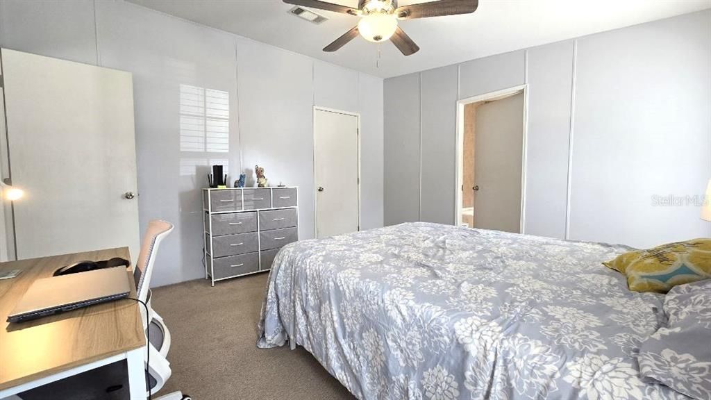 Active With Contract: $199,000 (4 beds, 2 baths, 1566 Square Feet)