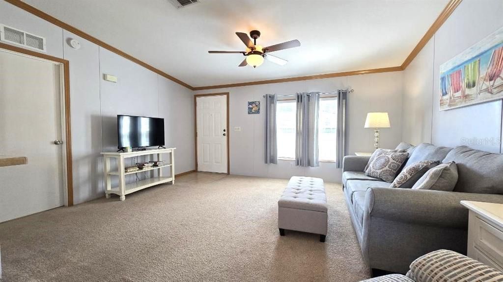 Active With Contract: $199,000 (4 beds, 2 baths, 1566 Square Feet)