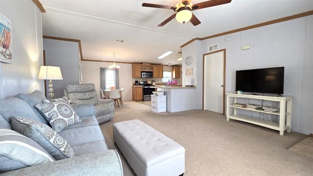 Active With Contract: $199,000 (4 beds, 2 baths, 1566 Square Feet)